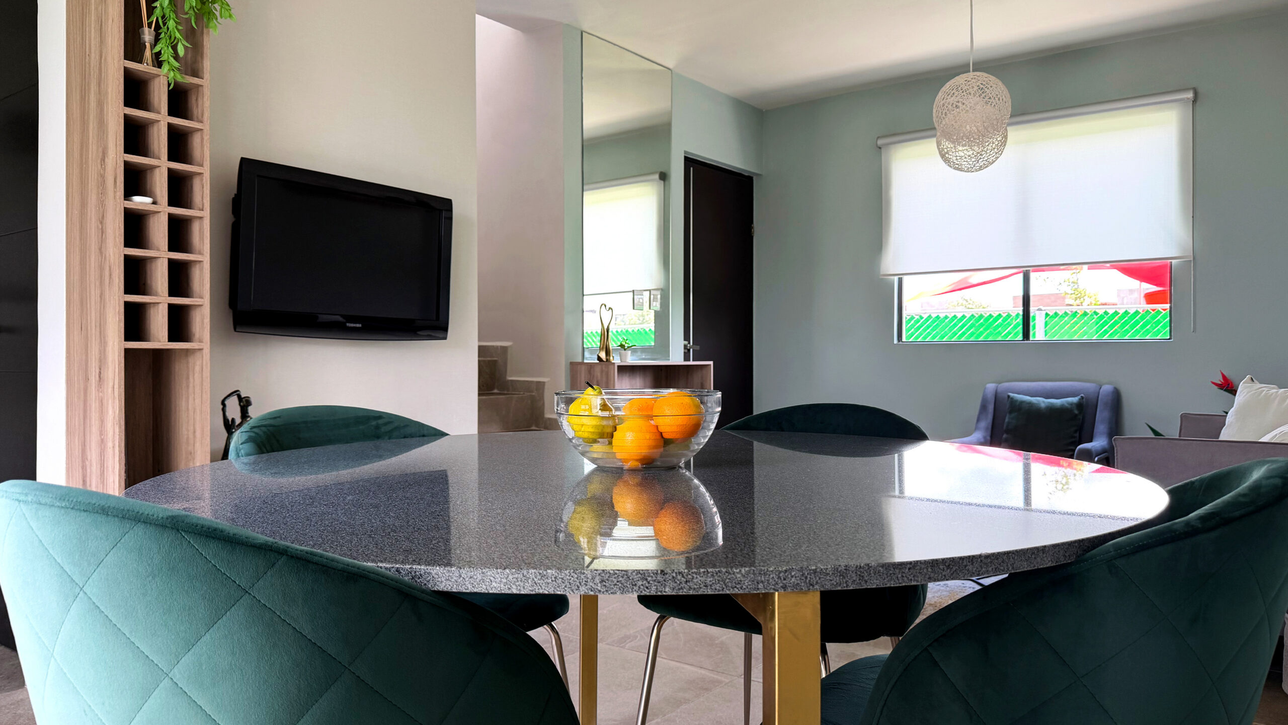 Comedor de la casa modelo Loft con distribución abierta y diseño contemporáneo.